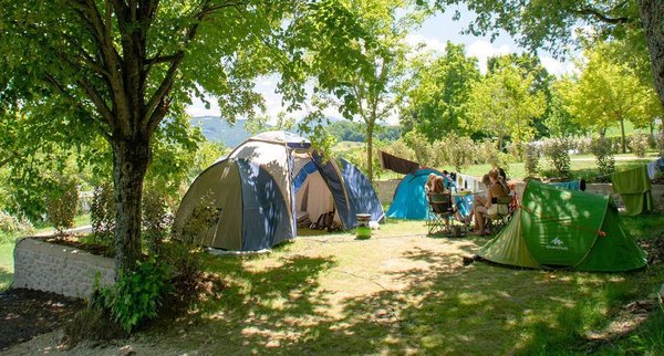 Où Trouver des Campings avec des Emplacements de Tente avec sanitaires privés en France?