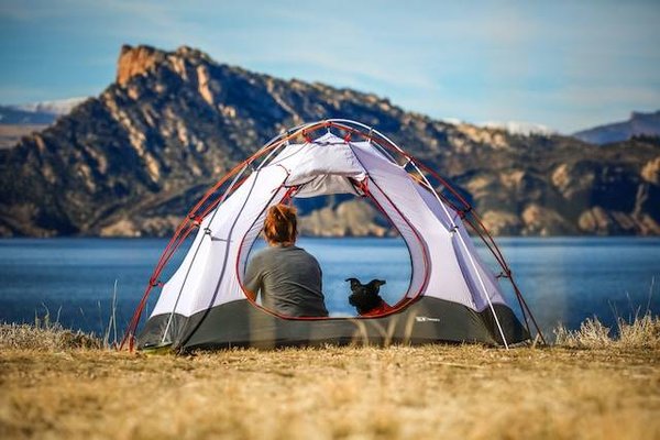 Comment réserver un emplacement de camping pas cher en Bourgogne-Franche-Comté ?