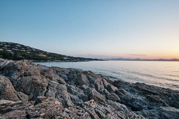 Quels sont les critères pour choisir un emplacement de camping pour les familles à camping les Issambres ?
