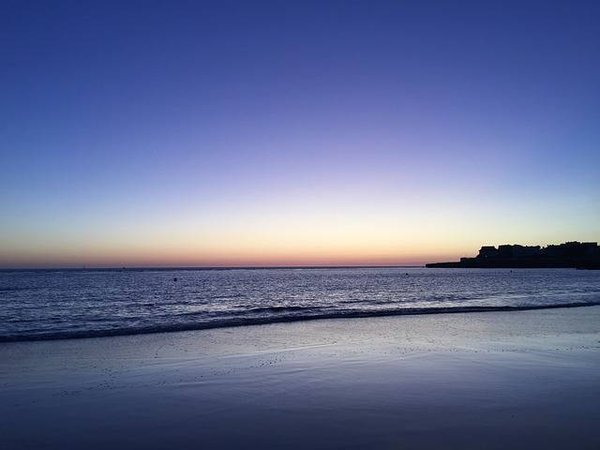 Comment réserver un emplacement de camping adapté aux groupes dans un camping à Royan ?