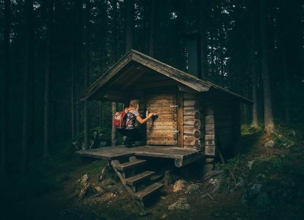 Quel est le tarif pour un séjour en camping sur un terrain privé à Roscoff