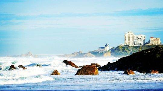 Comment choisir son emplacement de camping pour les familles à Biarritz ?